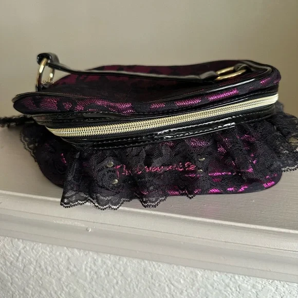 Betseyville Ruffled Cosmetic Case Betsey Johnson - Picture 2 of 10